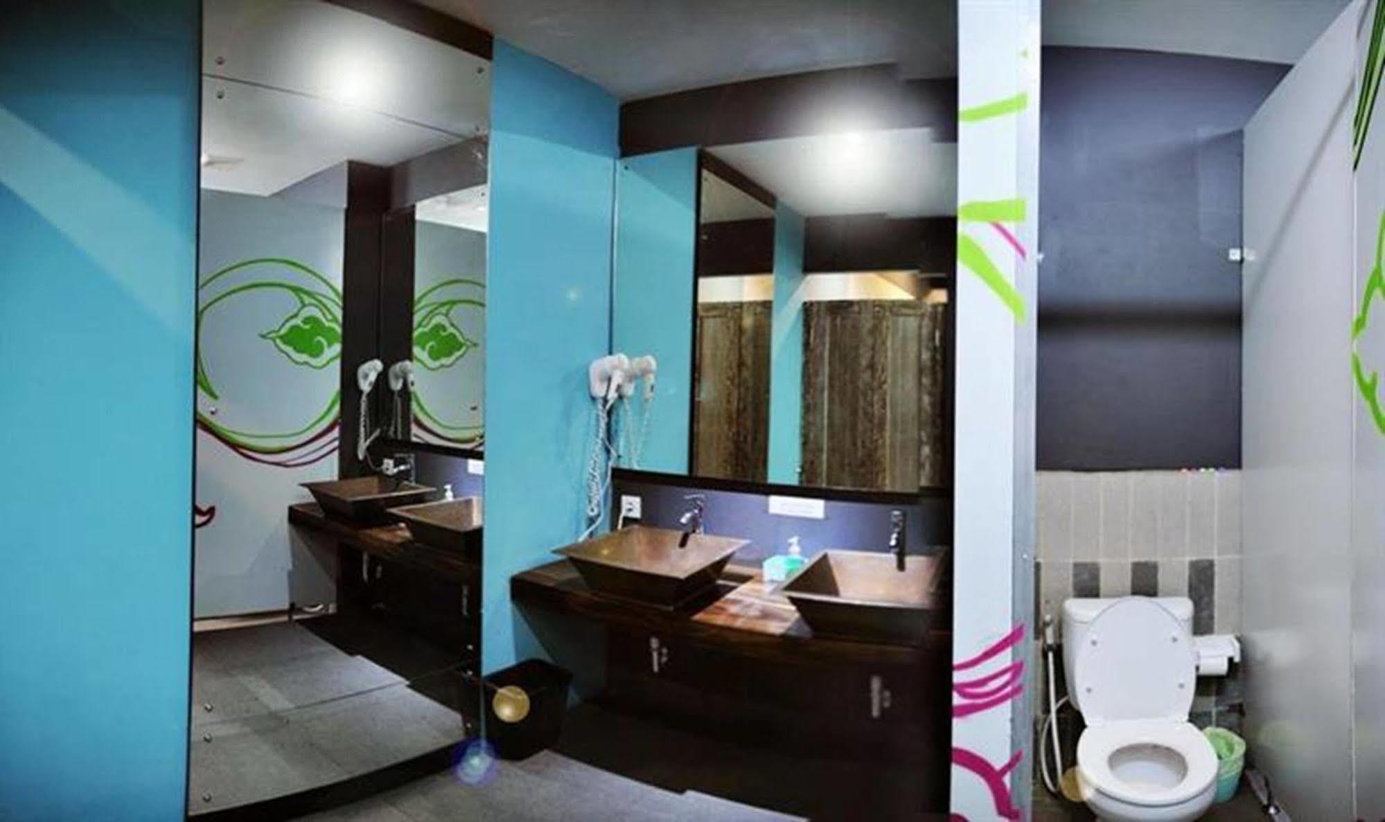 קוטה לומבוק Nau Here Hostel מראה חיצוני תמונה