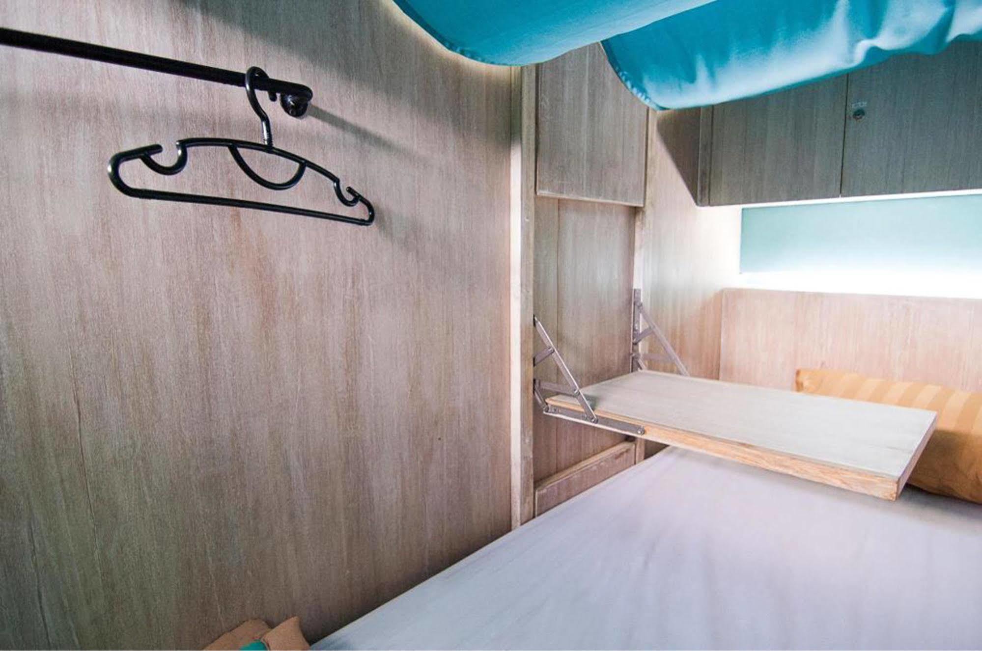 קוטה לומבוק Nau Here Hostel מראה חיצוני תמונה