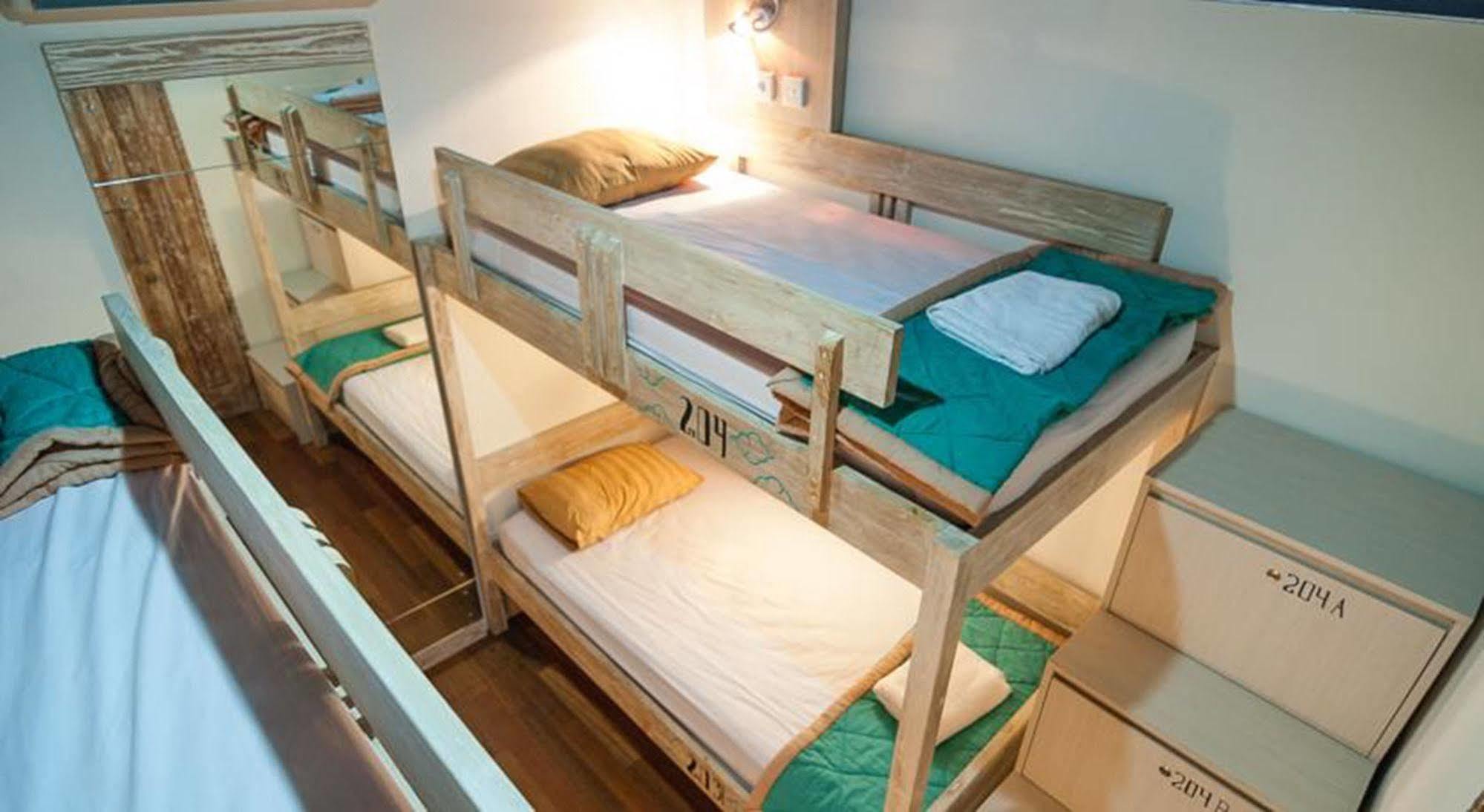 קוטה לומבוק Nau Here Hostel מראה חיצוני תמונה